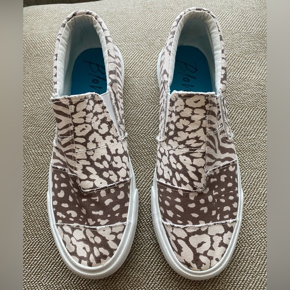 Blowfish Malibu Slip On Sneakers. Brown/Cream Patchwork Animal Print Pattern,11M - Picture 2 of 13